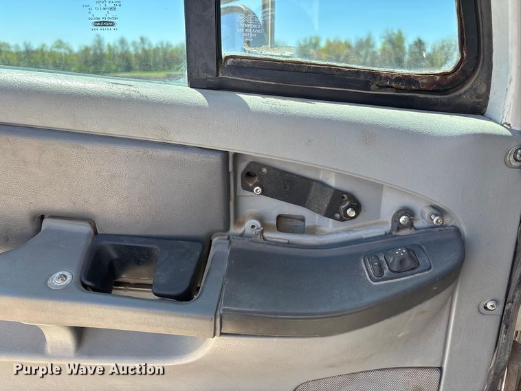 image for item FG0229 2003 Freightliner Columbia semi truck