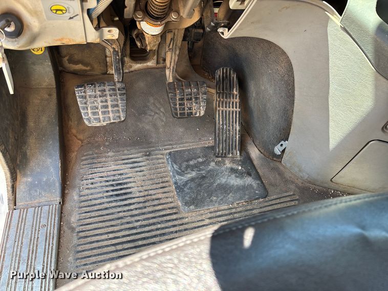 image for item FG0229 2003 Freightliner Columbia semi truck