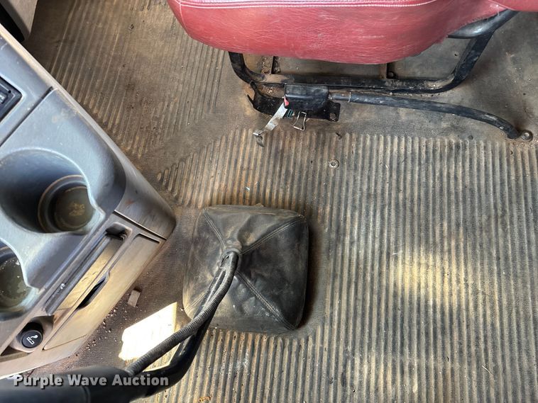 image for item FG0229 2003 Freightliner Columbia semi truck