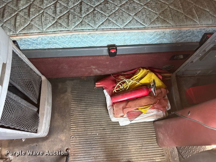 image for item FG0229 2003 Freightliner Columbia semi truck