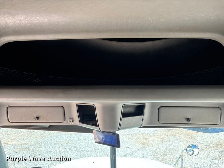 image for item FG0229 2003 Freightliner Columbia semi truck