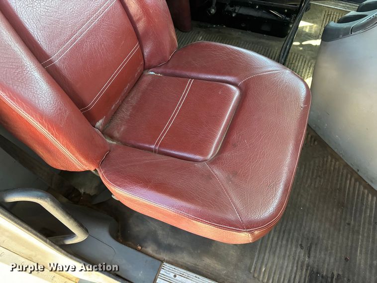 image for item FG0229 2003 Freightliner Columbia semi truck