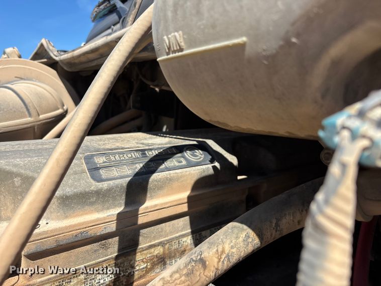 image for item FG0229 2003 Freightliner Columbia semi truck