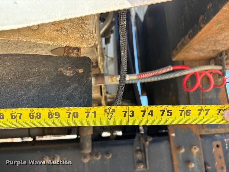 image for item FG0229 2003 Freightliner Columbia semi truck