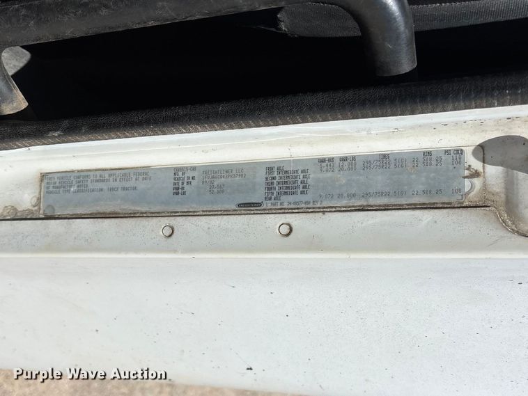 image for item FG0229 2003 Freightliner Columbia semi truck