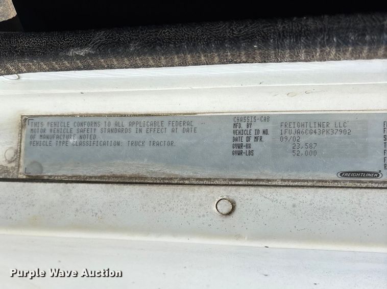 image for item FG0229 2003 Freightliner Columbia semi truck