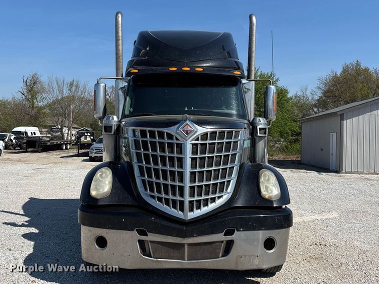 image for item FG0241 2016 International Lonestar SFA semi truck
