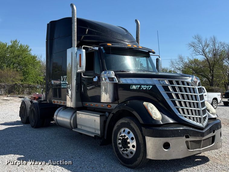 image for item FG0241 2016 International Lonestar SFA semi truck