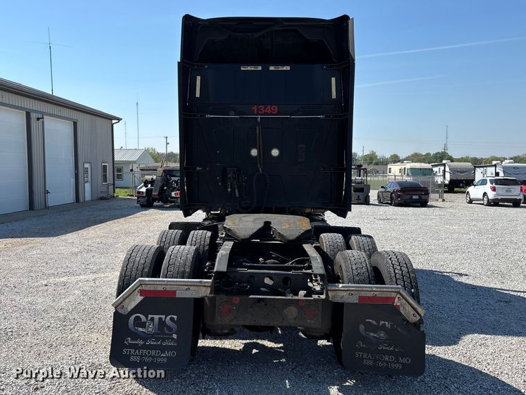 image for item FG0241 2016 International Lonestar SFA semi truck