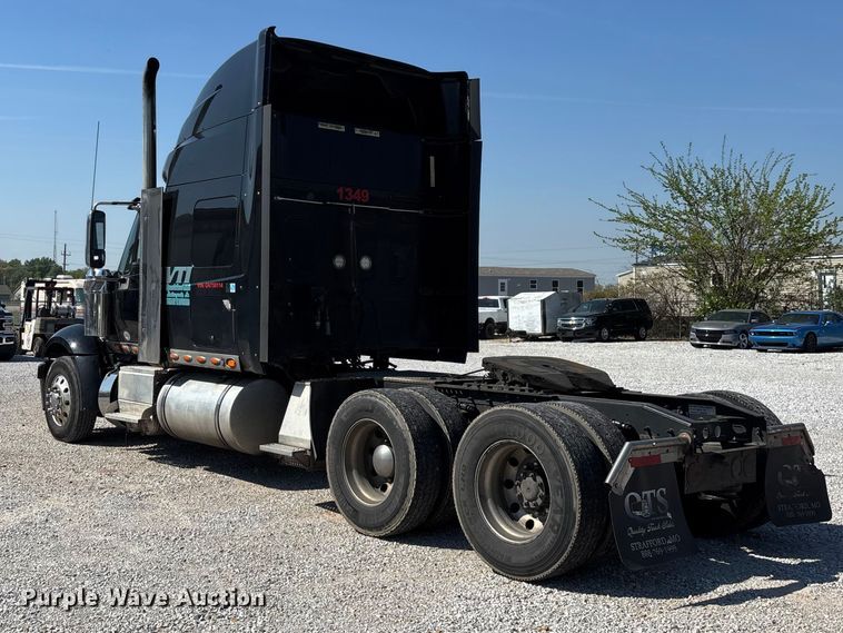 image for item FG0241 2016 International Lonestar SFA semi truck