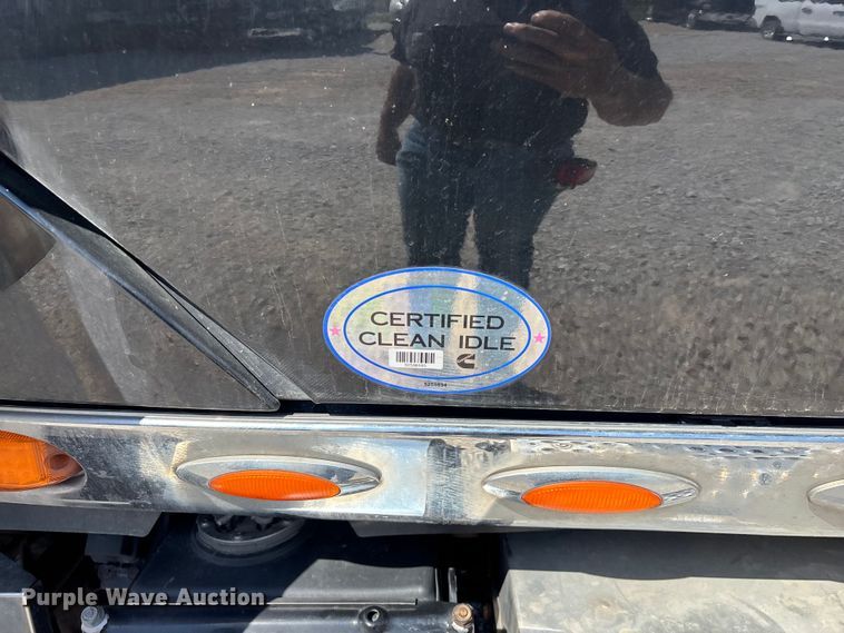 image for item FG0241 2016 International Lonestar SFA semi truck