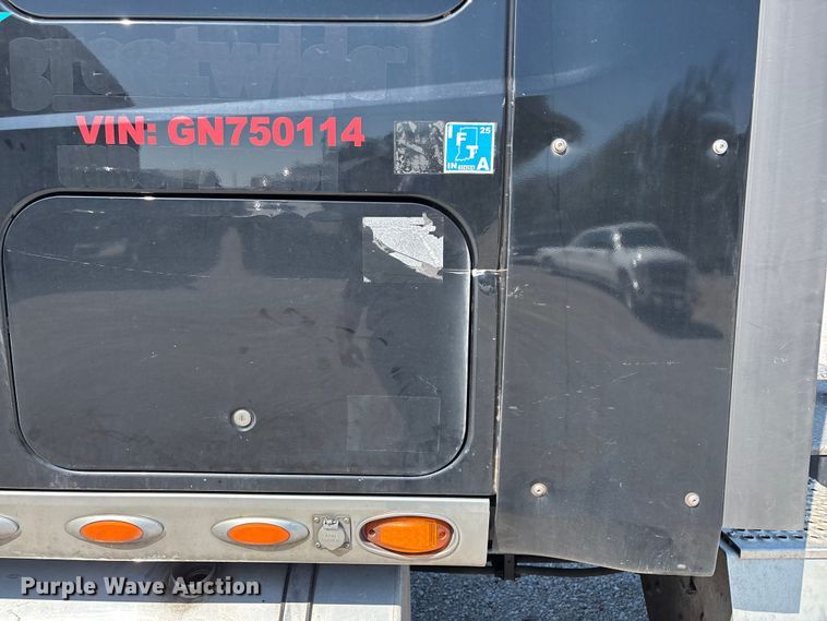 image for item FG0241 2016 International Lonestar SFA semi truck