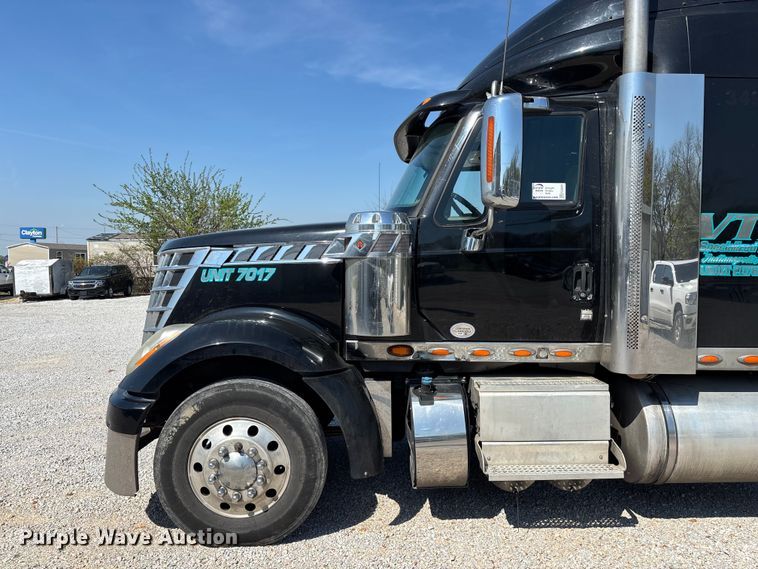 image for item FG0241 2016 International Lonestar SFA semi truck