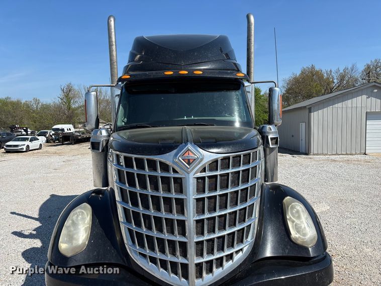 image for item FG0241 2016 International Lonestar SFA semi truck