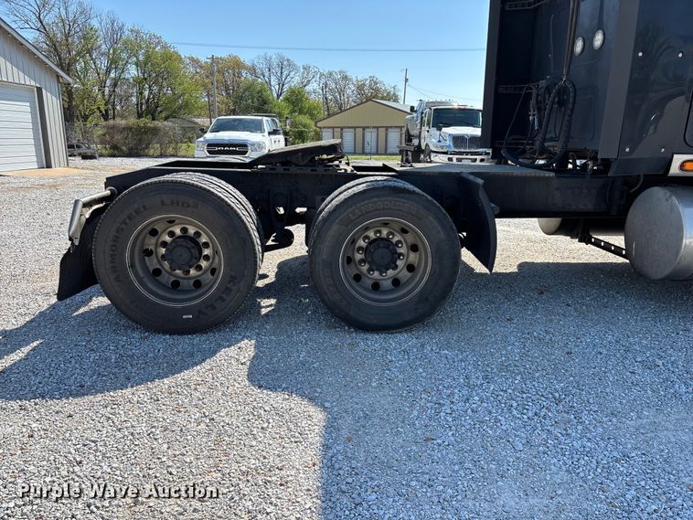 image for item FG0241 2016 International Lonestar SFA semi truck