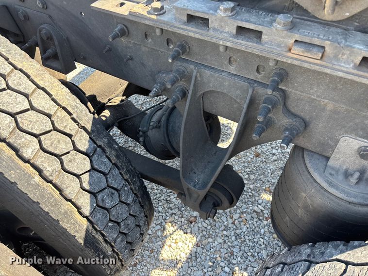 image for item FG0241 2016 International Lonestar SFA semi truck