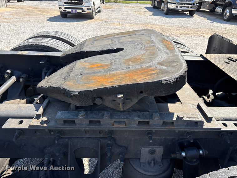 image for item FG0241 2016 International Lonestar SFA semi truck