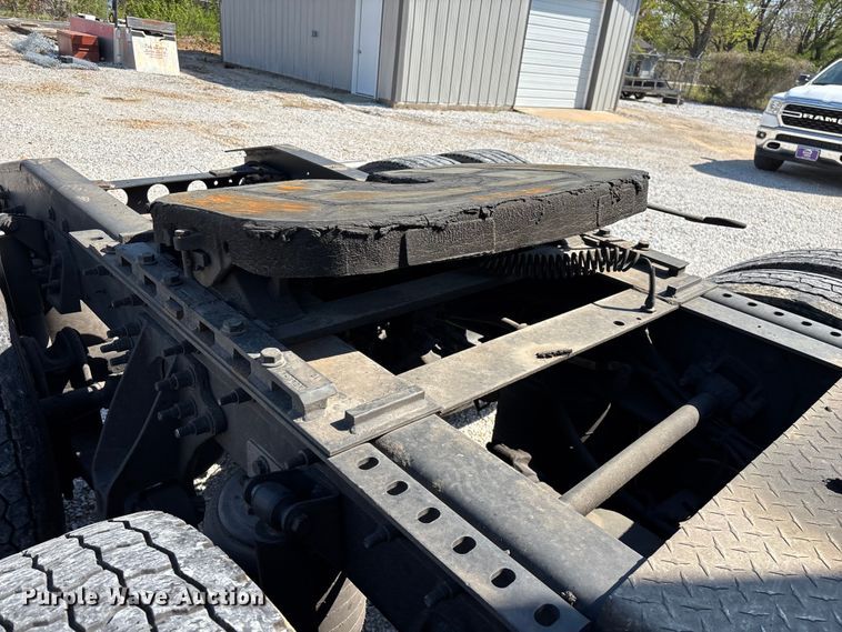 image for item FG0241 2016 International Lonestar SFA semi truck