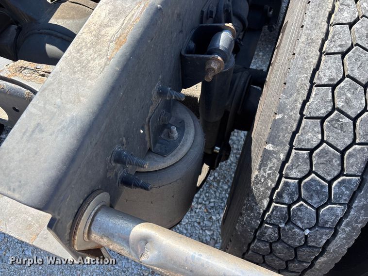 image for item FG0241 2016 International Lonestar SFA semi truck