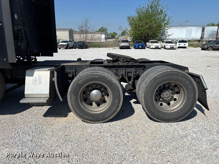 image for item FG0241 2016 International Lonestar SFA semi truck