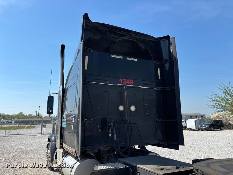 image for item FG0241 2016 International Lonestar SFA semi truck