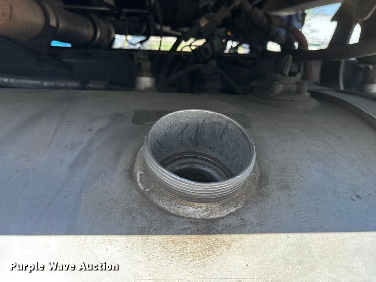 image for item FG0241 2016 International Lonestar SFA semi truck