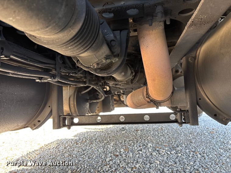 image for item FG0241 2016 International Lonestar SFA semi truck