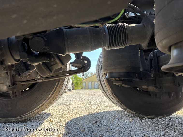 image for item FG0241 2016 International Lonestar SFA semi truck