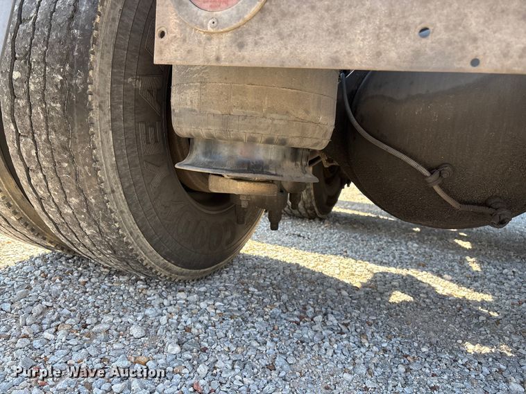 image for item FG0241 2016 International Lonestar SFA semi truck