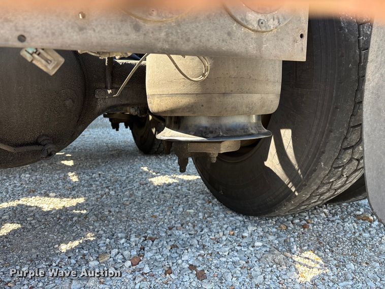 image for item FG0241 2016 International Lonestar SFA semi truck