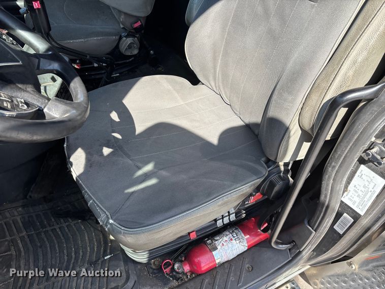 image for item FG0241 2016 International Lonestar SFA semi truck