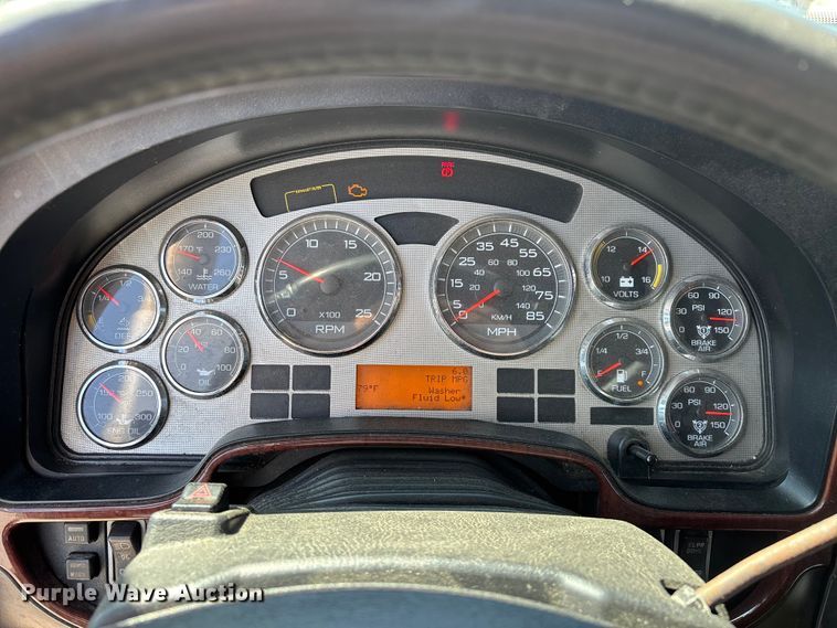 image for item FG0241 2016 International Lonestar SFA semi truck