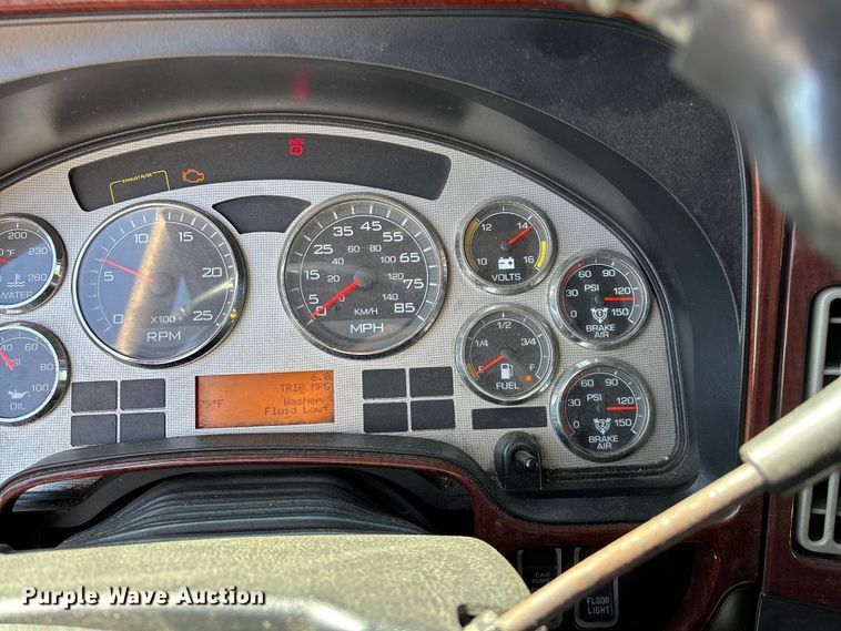 image for item FG0241 2016 International Lonestar SFA semi truck