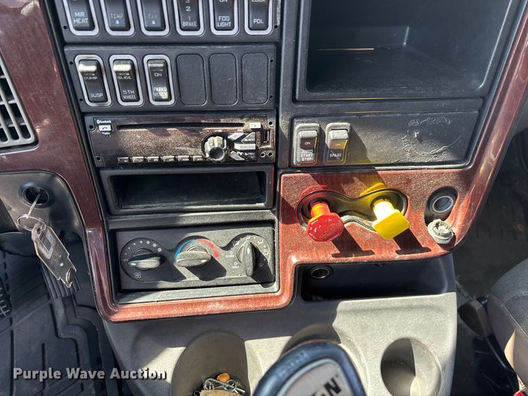 image for item FG0241 2016 International Lonestar SFA semi truck