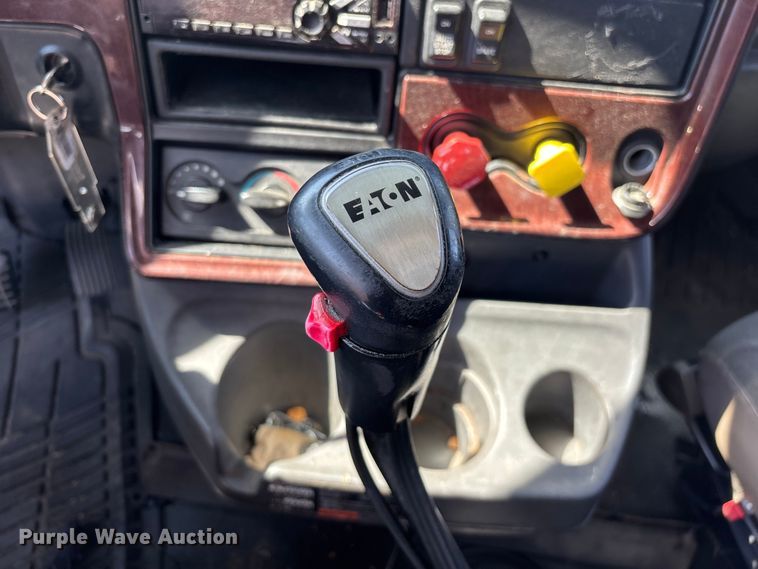 image for item FG0241 2016 International Lonestar SFA semi truck