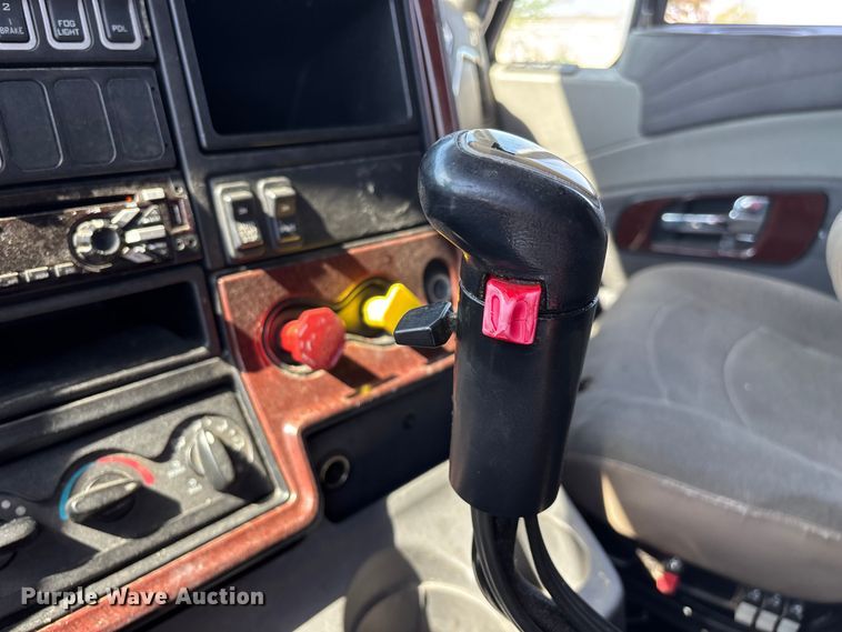 image for item FG0241 2016 International Lonestar SFA semi truck