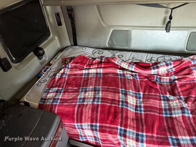 image for item FG0241 2016 International Lonestar SFA semi truck