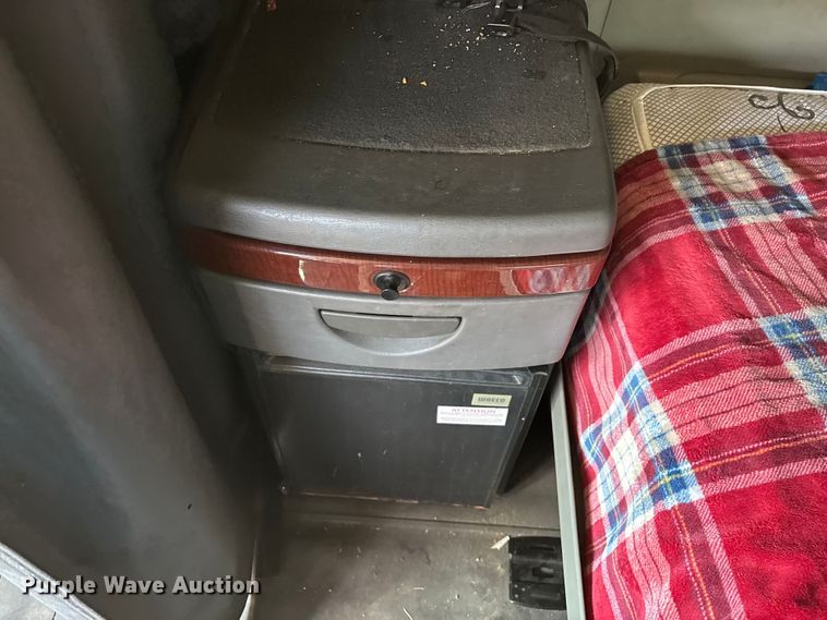 image for item FG0241 2016 International Lonestar SFA semi truck