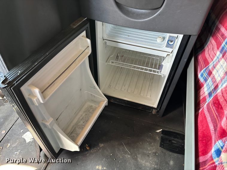 image for item FG0241 2016 International Lonestar SFA semi truck