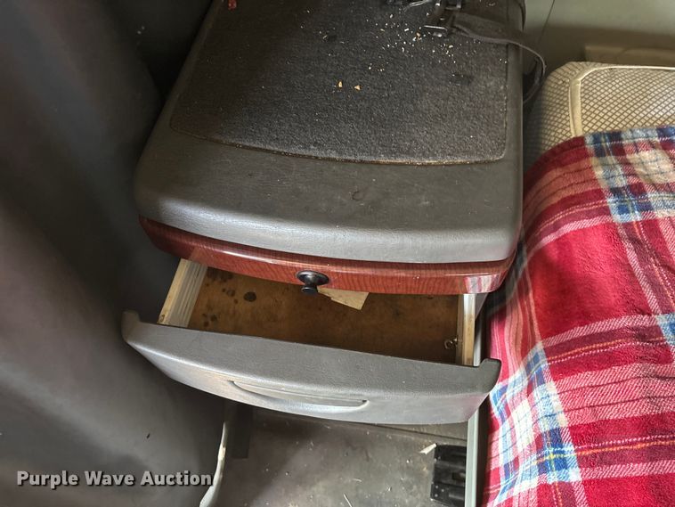 image for item FG0241 2016 International Lonestar SFA semi truck