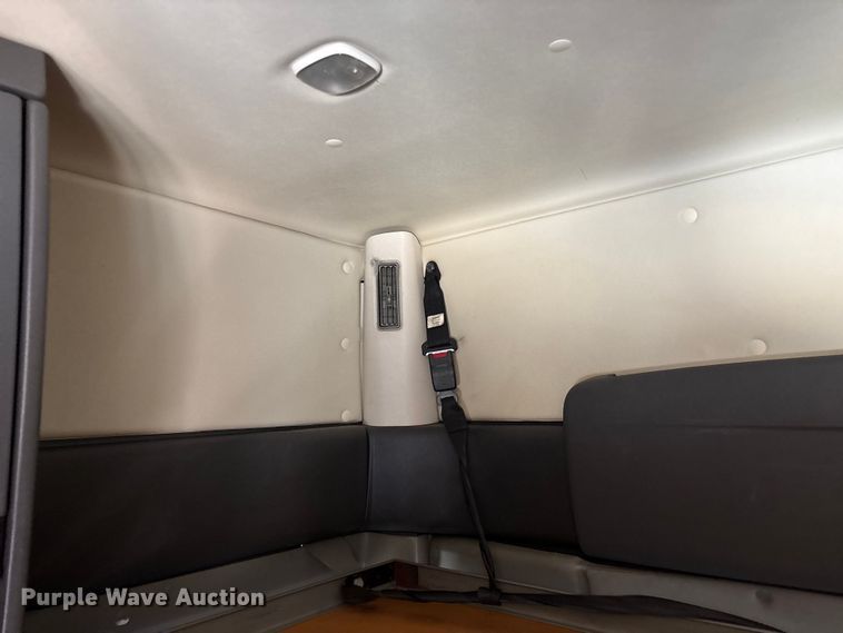 image for item FG0241 2016 International Lonestar SFA semi truck