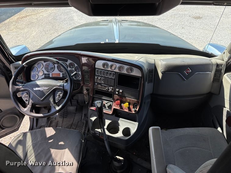 image for item FG0241 2016 International Lonestar SFA semi truck