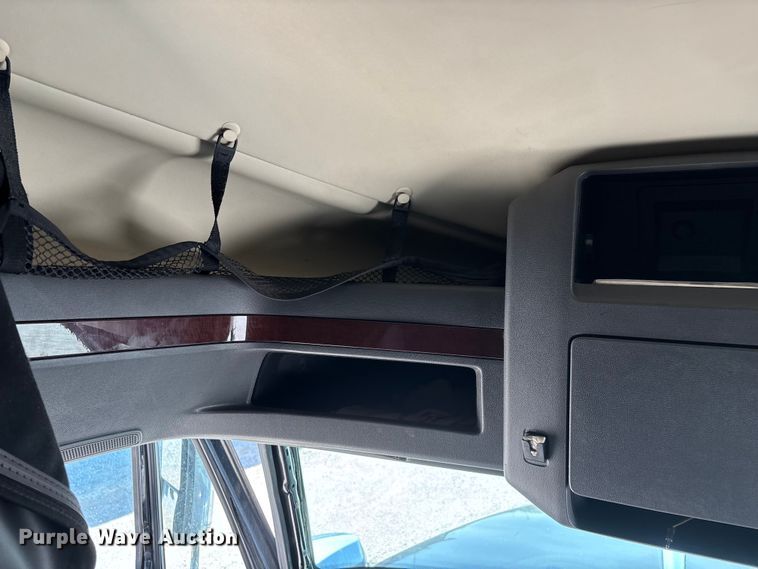 image for item FG0241 2016 International Lonestar SFA semi truck