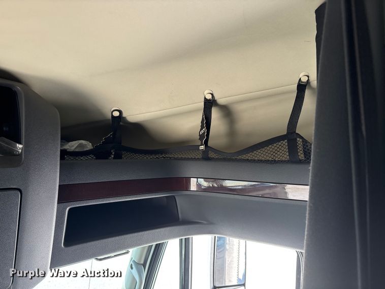 image for item FG0241 2016 International Lonestar SFA semi truck