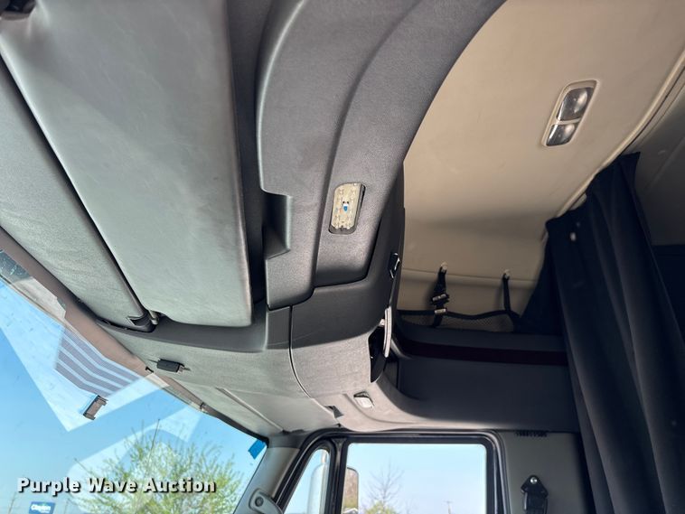 image for item FG0241 2016 International Lonestar SFA semi truck