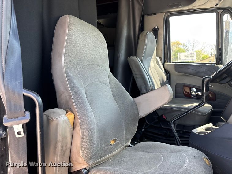 image for item FG0241 2016 International Lonestar SFA semi truck