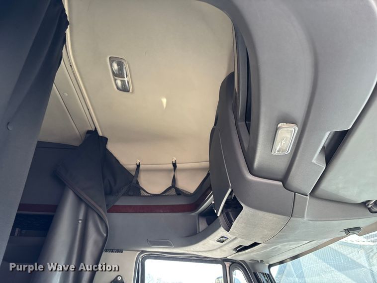 image for item FG0241 2016 International Lonestar SFA semi truck