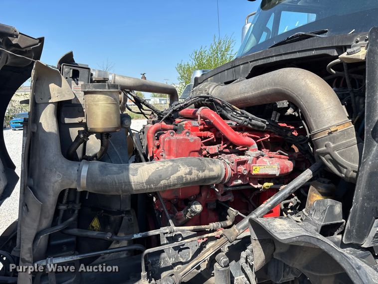 image for item FG0241 2016 International Lonestar SFA semi truck