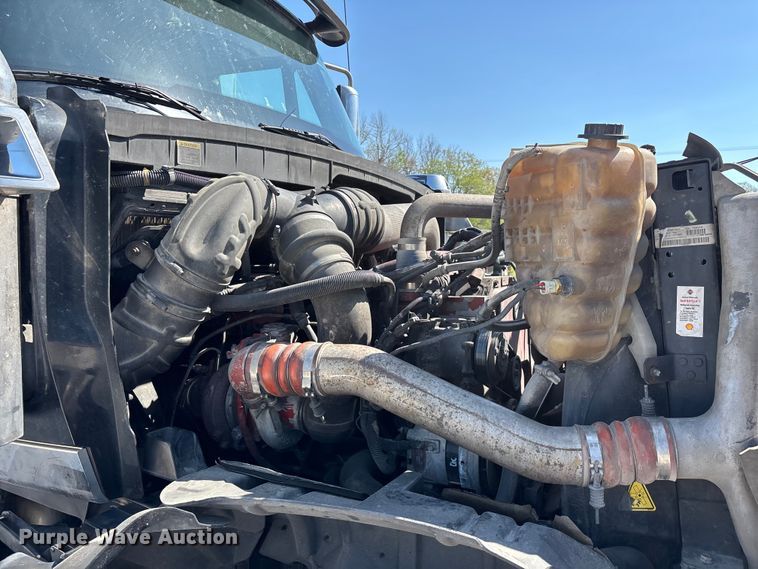 image for item FG0241 2016 International Lonestar SFA semi truck