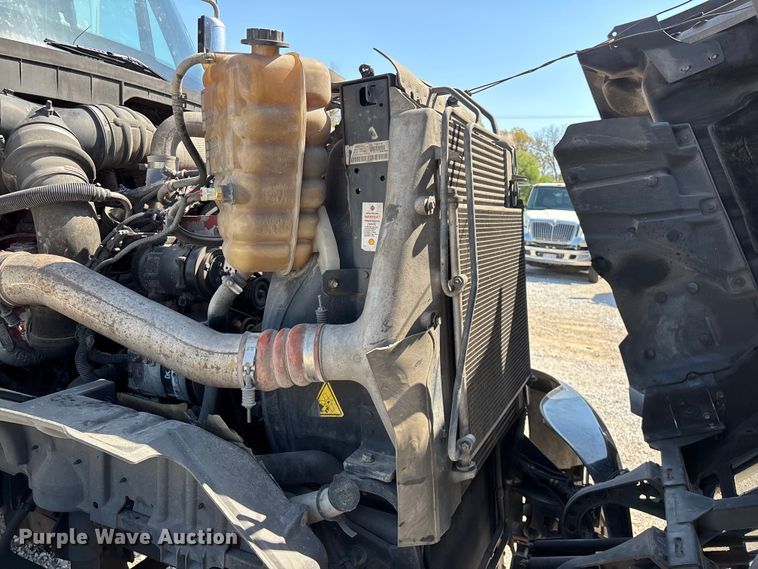 image for item FG0241 2016 International Lonestar SFA semi truck